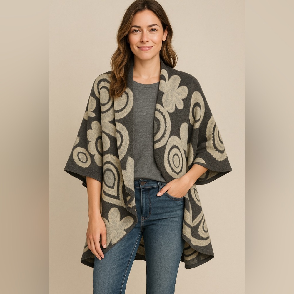 Coco+Carmen Oversized Floral Knit Open Front Poncho Cardigan w/Arm Holes. OS - Picture 5 of 6